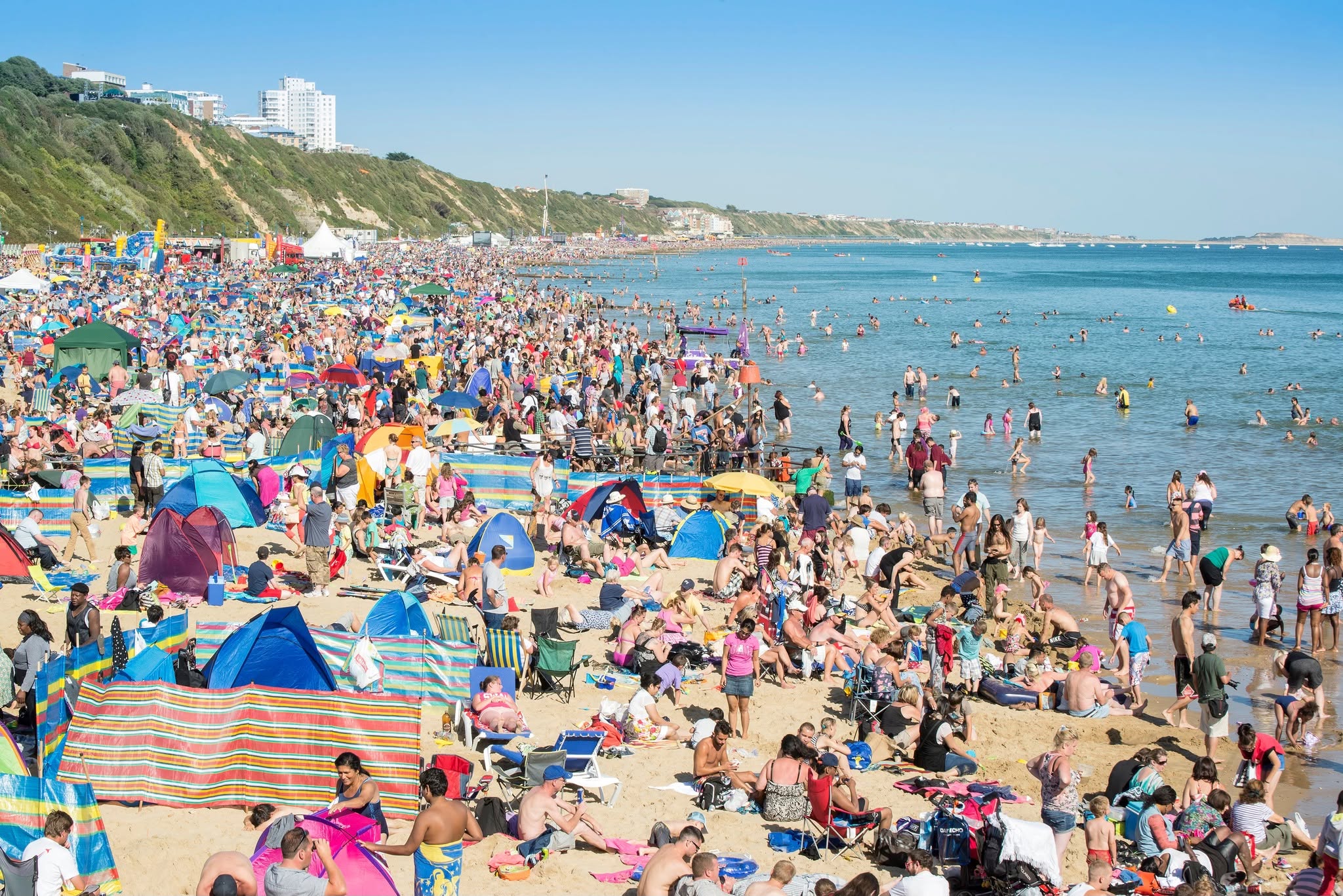  Vacanța la mare într-o lume a plasticului